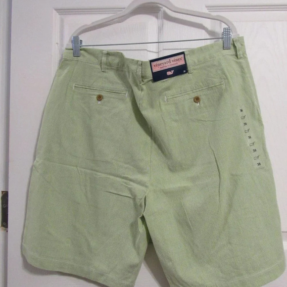 Vineyard Vines Biscayne Shorts size 38 - Picture 2 of 5
